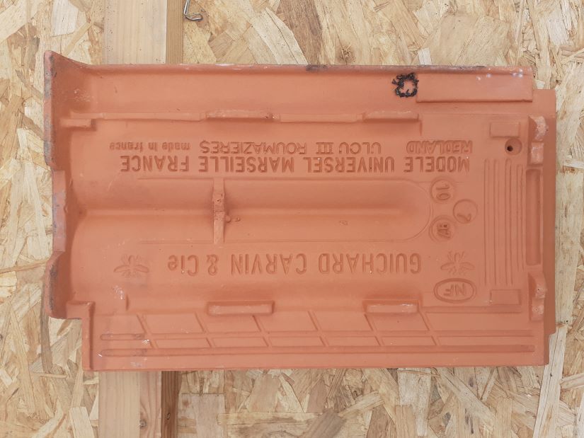 Tuile plate marseille