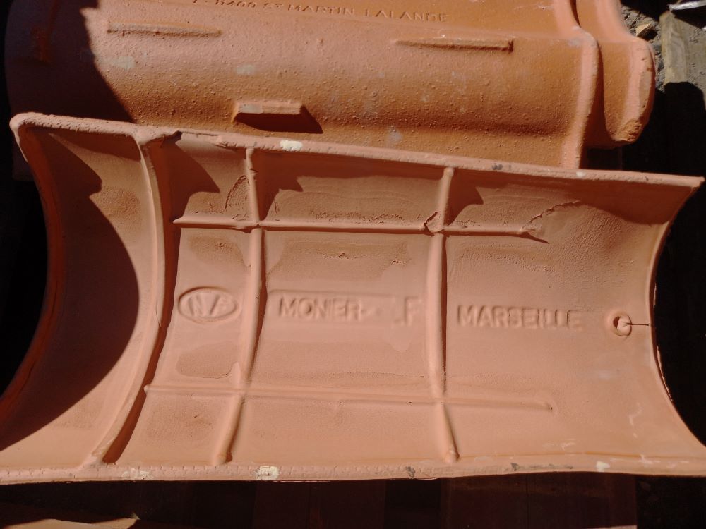 Tuile faitière romane Monier Marseille