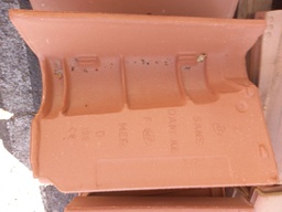 Tuile de rive à rabat Droit à emboîtement ROMANE Sans